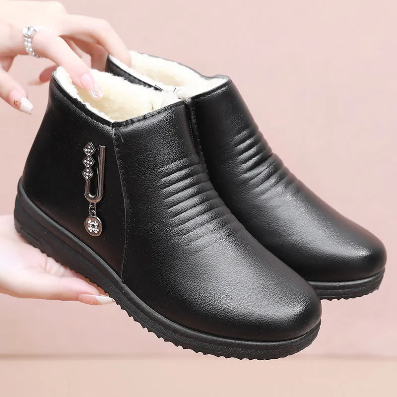 Ladies leaather Ankle Boots 2023 Waterproof Snow Boot Shoes Women Casual Lightweight Warm Winter Soft Leather Elderly shoe